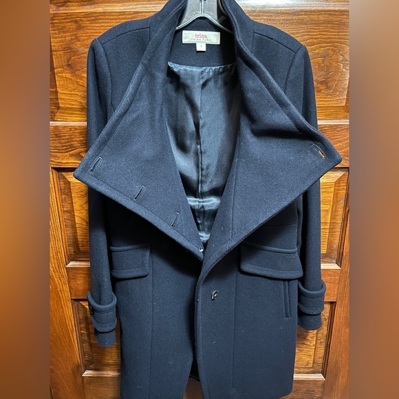 Trina Turk beautiful asymmetrical Navy Wool coat. EUC size 8 - Picture 6 of 9